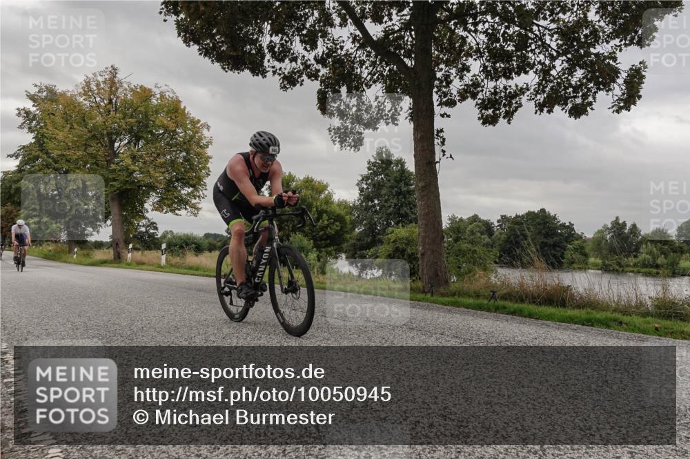 30.08.2026 - Elbe Triathlon Hamburg Michael Burmester http://msf.ph/oto/10050945 30.08.2026 10:08:58 Radfahren 431, 435, 560, 606, 680, 842, 876 meine-sportfotos.de