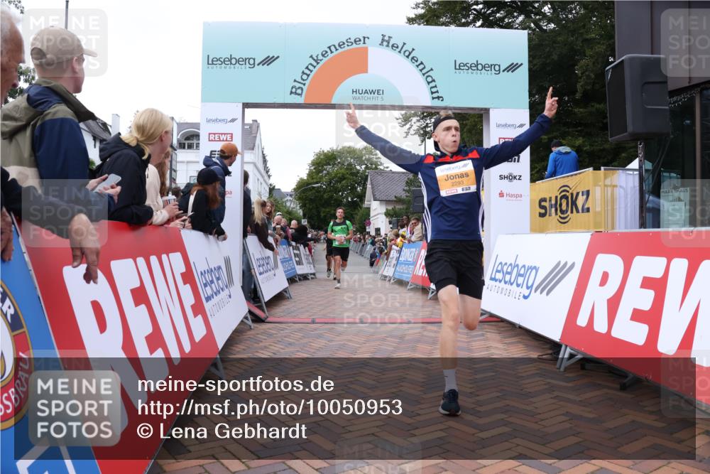 30.08.2026 - Blankeneser Heldenlauf Lena Gebhardt http://msf.ph/oto/10050953 30.08.2026 11:59:30 Ziel 2288, 2293, 2537, 2802, 4296 meine-sportfotos.de