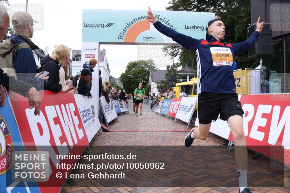30.08.2026 - Blankeneser Heldenlauf Lena Gebhardt http://msf.ph/oto/10050962 30.08.2026 11:59:30 Ziel 2288, 2293, 2537, 2802, 4296 meine-sportfotos.de