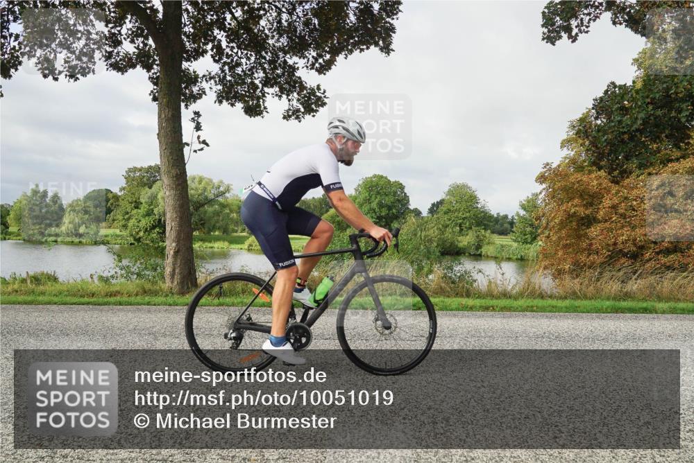 30.08.2026 - Elbe Triathlon Hamburg Michael Burmester http://msf.ph/oto/10051019 30.08.2026 09:50:05 Radfahren 346, 444, 659, 715, 845 meine-sportfotos.de