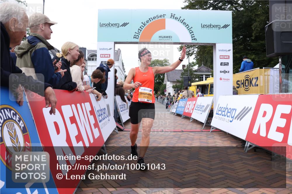 30.08.2026 - Blankeneser Heldenlauf Lena Gebhardt http://msf.ph/oto/10051043 30.08.2026 11:59:38 Ziel 2479, 2802, 4296 meine-sportfotos.de