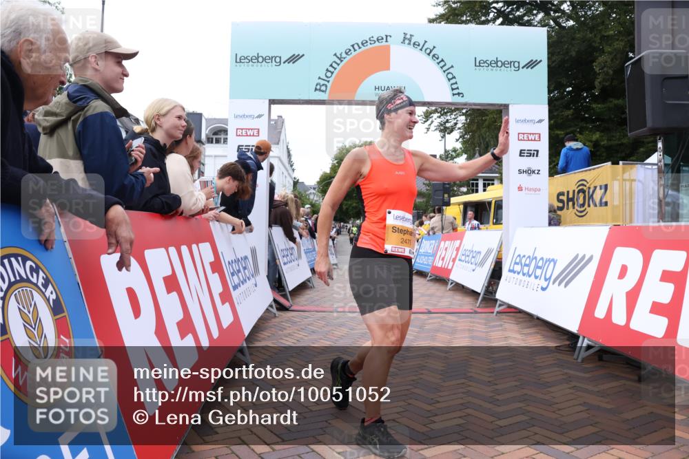 30.08.2026 - Blankeneser Heldenlauf Lena Gebhardt http://msf.ph/oto/10051052 30.08.2026 11:59:39 Ziel 2479, 2802, 4296 meine-sportfotos.de