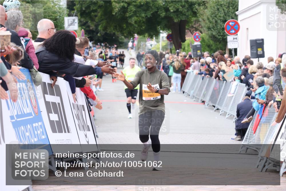 30.08.2026 - Blankeneser Heldenlauf Lena Gebhardt http://msf.ph/oto/10051062 30.08.2026 11:59:45 Ziel 2801 meine-sportfotos.de
