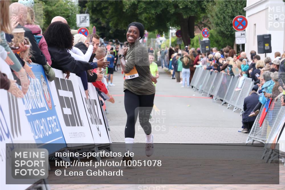 30.08.2026 - Blankeneser Heldenlauf Lena Gebhardt http://msf.ph/oto/10051078 30.08.2026 11:59:46 Ziel 2801 meine-sportfotos.de