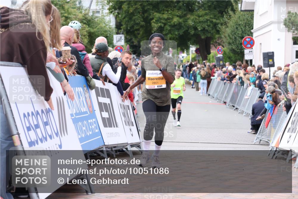 30.08.2026 - Blankeneser Heldenlauf Lena Gebhardt http://msf.ph/oto/10051086 30.08.2026 11:59:47 Ziel 2801 meine-sportfotos.de