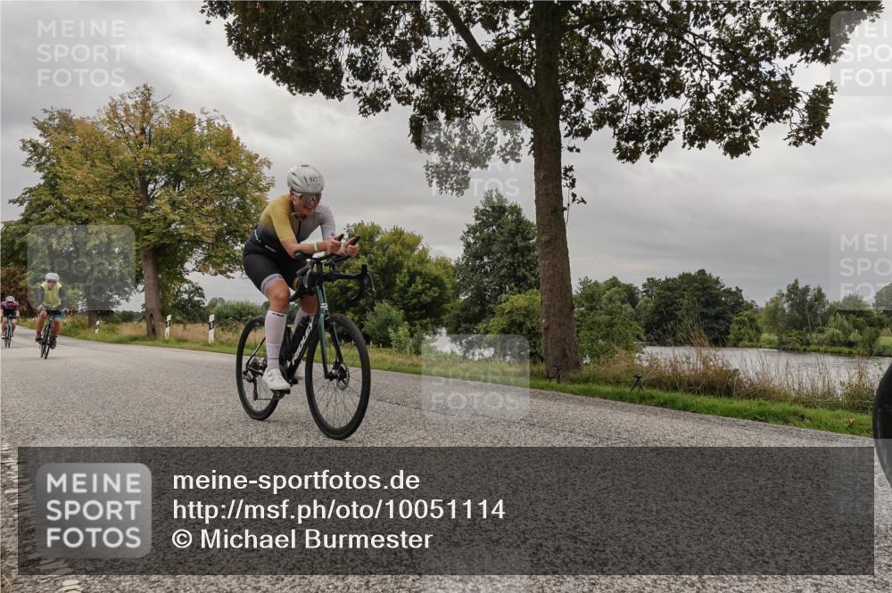 30.08.2026 - Elbe Triathlon Hamburg Michael Burmester http://msf.ph/oto/10051114 30.08.2026 10:11:15 Radfahren 364, 581, 633, 749, 836, 927 meine-sportfotos.de
