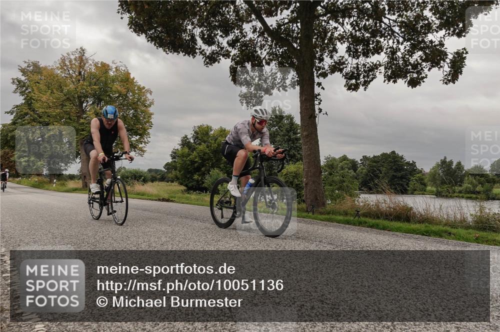 30.08.2026 - Elbe Triathlon Hamburg Michael Burmester http://msf.ph/oto/10051136 30.08.2026 10:11:27 Radfahren 557, 621, 713, 741 meine-sportfotos.de