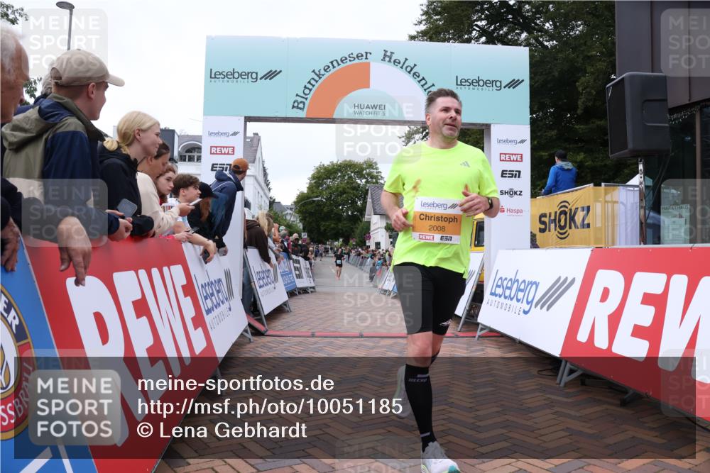 30.08.2026 - Blankeneser Heldenlauf Lena Gebhardt http://msf.ph/oto/10051185 30.08.2026 11:59:55 Ziel 2008, 2801, 4111 meine-sportfotos.de