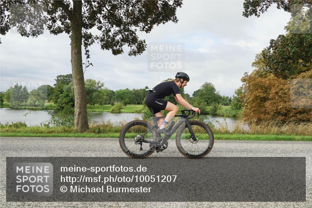30.08.2026 - Elbe Triathlon Hamburg Michael Burmester http://msf.ph/oto/10051207 30.08.2026 09:52:34 Radfahren 389, 425, 439, 668, 732, 739, 811, 849, 889, 903 meine-sportfotos.de