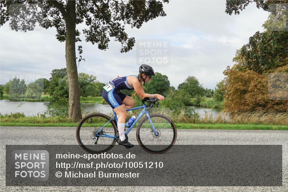 30.08.2026 - Elbe Triathlon Hamburg Michael Burmester http://msf.ph/oto/10051210 30.08.2026 09:52:35 Radfahren 389, 425, 439, 668, 739, 811, 889, 903 meine-sportfotos.de