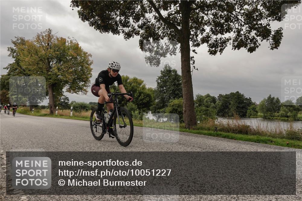 30.08.2026 - Elbe Triathlon Hamburg Michael Burmester http://msf.ph/oto/10051227 30.08.2026 10:12:57 Radfahren 441, 537, 657, 664, 669, 722, 728, 813, 872, 883 meine-sportfotos.de