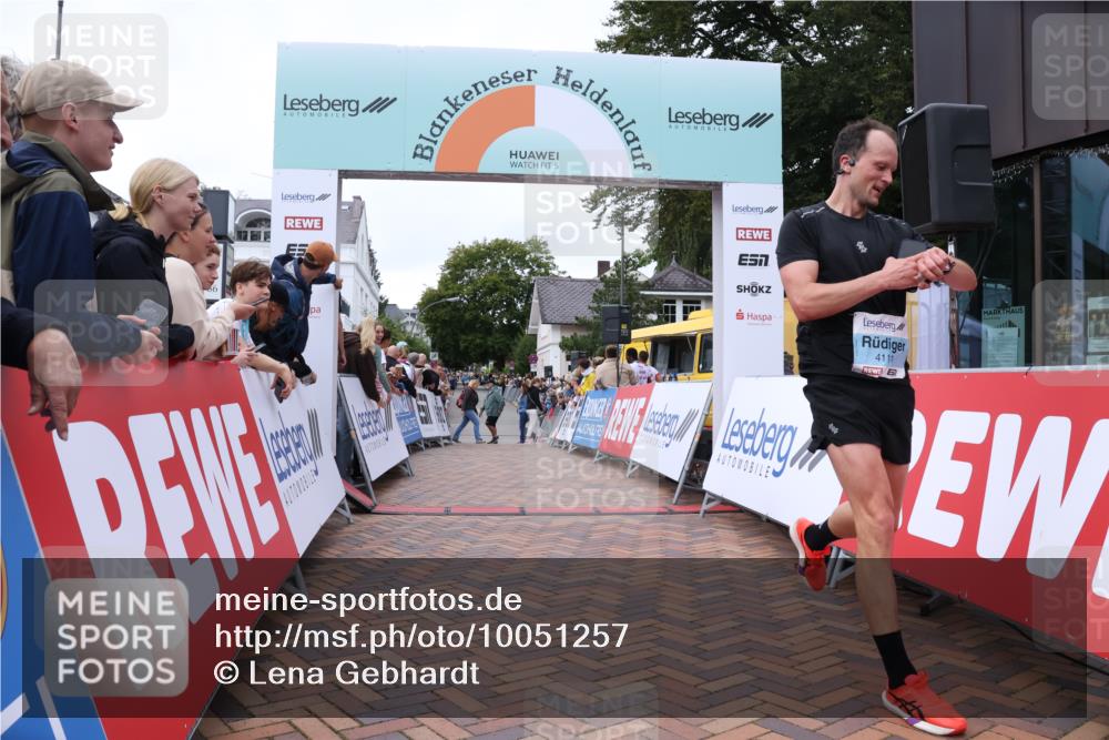 30.08.2026 - Blankeneser Heldenlauf Lena Gebhardt http://msf.ph/oto/10051257 30.08.2026 12:00:01 Ziel 2008, 4111 meine-sportfotos.de