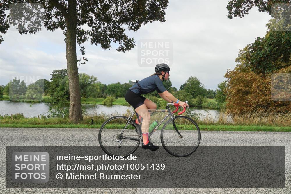 30.08.2026 - Elbe Triathlon Hamburg Michael Burmester http://msf.ph/oto/10051439 30.08.2026 09:55:50 Radfahren 352, 397, 410, 437, 576, 595, 757, 820, 843, 872 meine-sportfotos.de