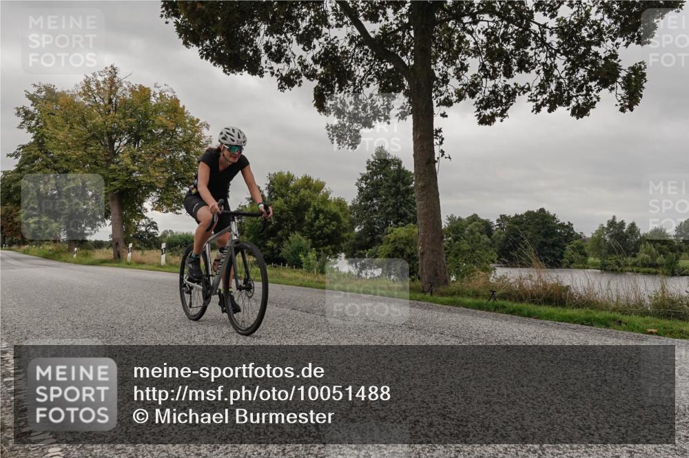 30.08.2026 - Elbe Triathlon Hamburg Michael Burmester http://msf.ph/oto/10051488 30.08.2026 10:16:40 Radfahren 429, 785, 938 meine-sportfotos.de