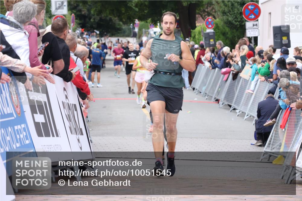 30.08.2026 - Blankeneser Heldenlauf Lena Gebhardt http://msf.ph/oto/10051545 30.08.2026 12:00:46 Ziel 2026, 2565 meine-sportfotos.de