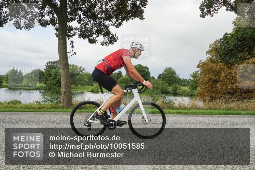 30.08.2026 - Elbe Triathlon Hamburg Michael Burmester http://msf.ph/oto/10051585 30.08.2026 09:57:40 Radfahren 569, 734, 737, 976 meine-sportfotos.de