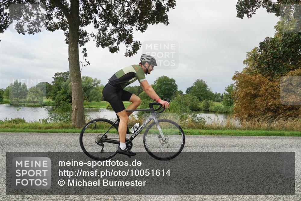30.08.2026 - Elbe Triathlon Hamburg Michael Burmester http://msf.ph/oto/10051614 30.08.2026 09:58:05 Radfahren 403, 423, 785, 838, 880, 944 meine-sportfotos.de