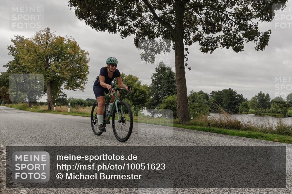 30.08.2026 - Elbe Triathlon Hamburg Michael Burmester http://msf.ph/oto/10051623 30.08.2026 10:18:59 Radfahren 827, 931 meine-sportfotos.de