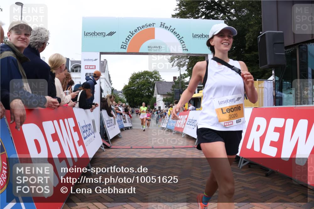 30.08.2026 - Blankeneser Heldenlauf Lena Gebhardt http://msf.ph/oto/10051625 30.08.2026 12:00:56 Ziel 2020, 2026, 2181, 2856 meine-sportfotos.de