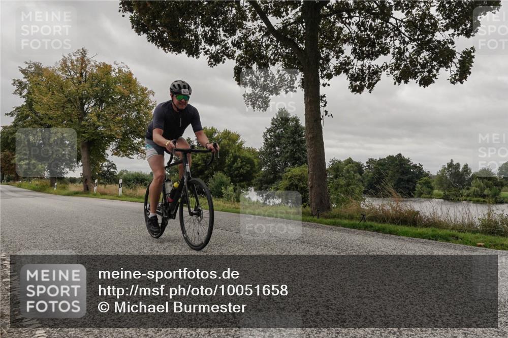 30.08.2026 - Elbe Triathlon Hamburg Michael Burmester http://msf.ph/oto/10051658 30.08.2026 10:20:01 Radfahren 674, 824 meine-sportfotos.de