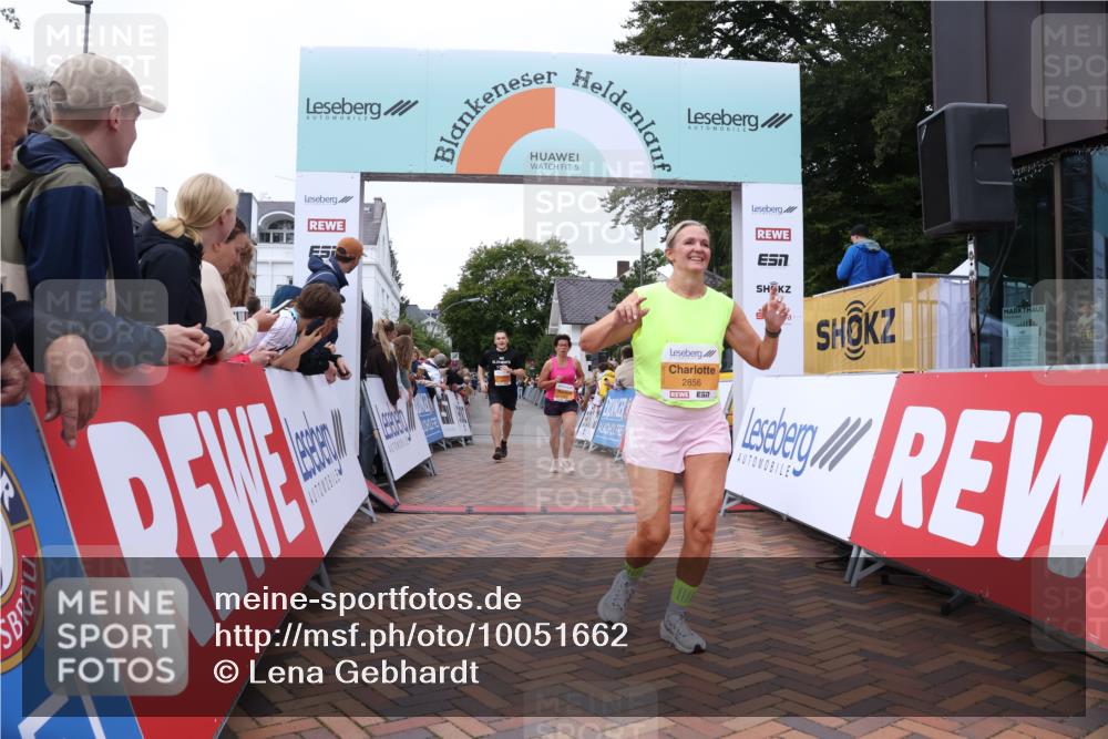 30.08.2026 - Blankeneser Heldenlauf Lena Gebhardt http://msf.ph/oto/10051662 30.08.2026 12:01:00 Ziel 2020, 2181, 2323, 2349, 2856 meine-sportfotos.de