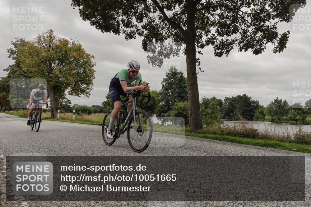 30.08.2026 - Elbe Triathlon Hamburg Michael Burmester http://msf.ph/oto/10051665 30.08.2026 10:20:10 Radfahren 521, 824 meine-sportfotos.de
