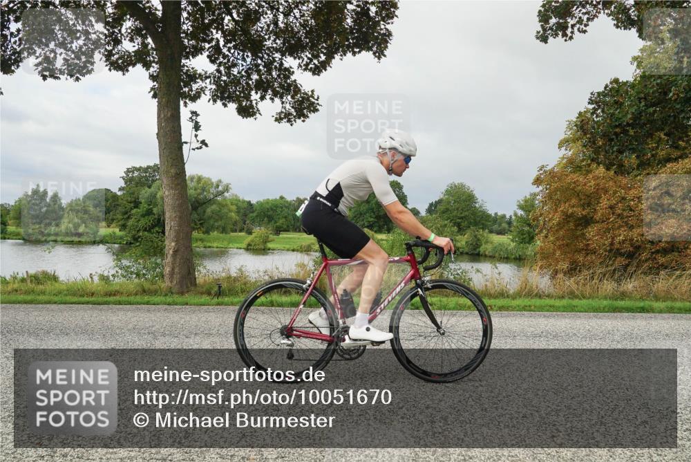 30.08.2026 - Elbe Triathlon Hamburg Michael Burmester http://msf.ph/oto/10051670 30.08.2026 09:58:38 Radfahren 417, 464, 503, 513, 526, 656, 779, 950 meine-sportfotos.de