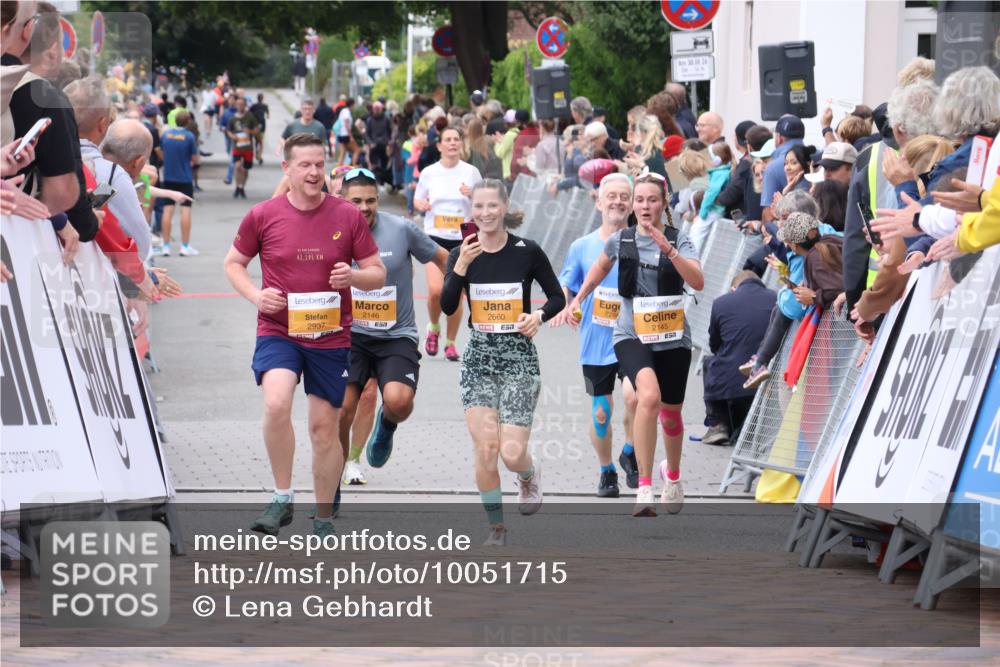 30.08.2026 - Blankeneser Heldenlauf Lena Gebhardt http://msf.ph/oto/10051715 30.08.2026 12:01:07 Ziel 2145, 2146, 2323, 2349 meine-sportfotos.de