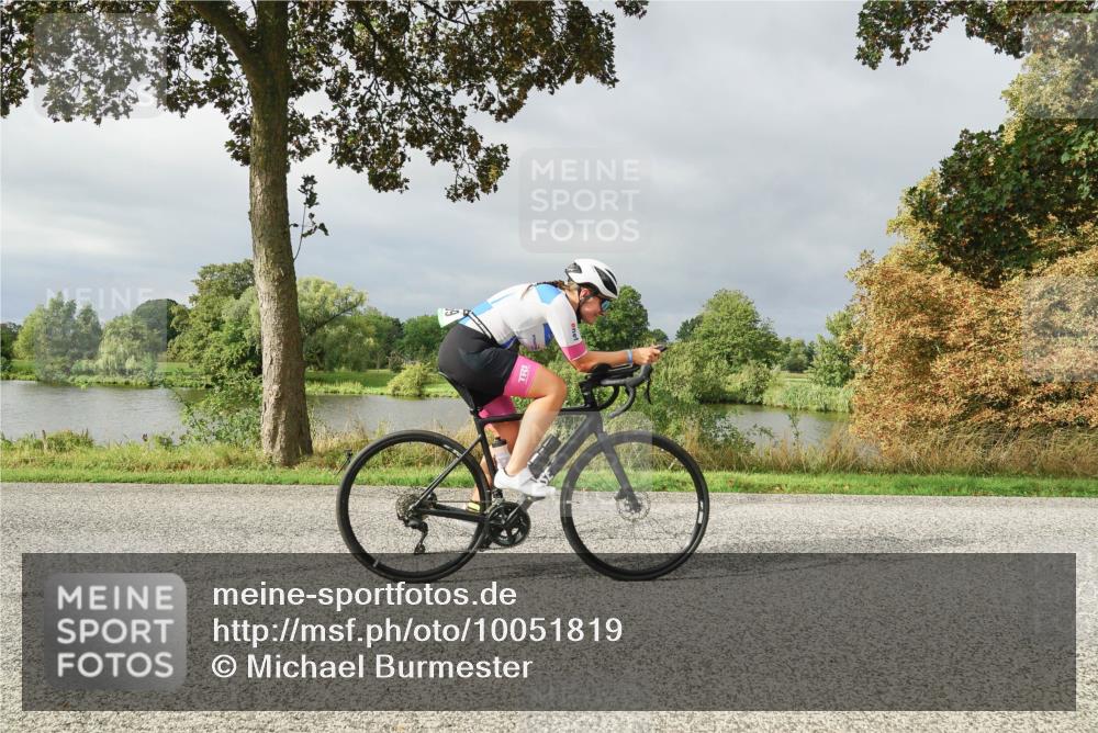 30.08.2026 - Elbe Triathlon Hamburg Michael Burmester http://msf.ph/oto/10051819 30.08.2026 10:00:54 Radfahren 558, 826, 869 meine-sportfotos.de