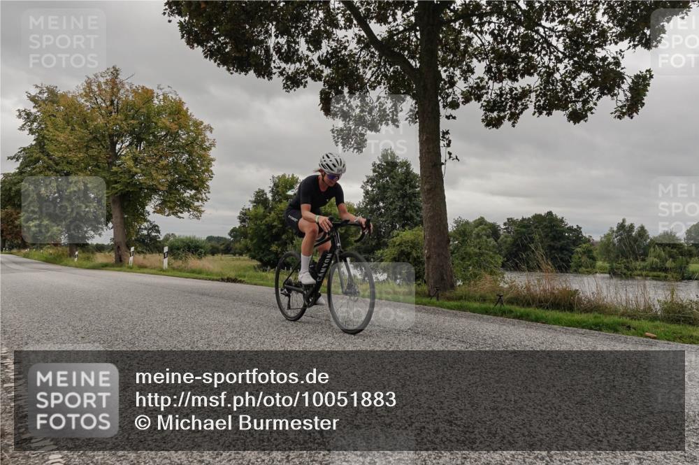 30.08.2026 - Elbe Triathlon Hamburg Michael Burmester http://msf.ph/oto/10051883 30.08.2026 10:24:53 Radfahren 889 meine-sportfotos.de