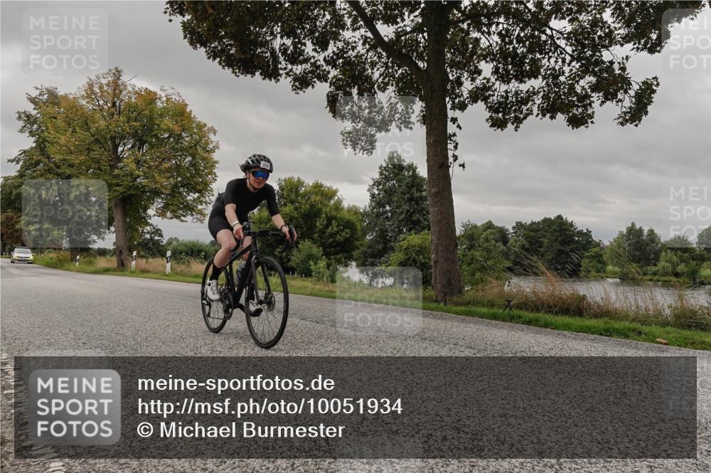 30.08.2026 - Elbe Triathlon Hamburg Michael Burmester http://msf.ph/oto/10051934 30.08.2026 10:25:55 Radfahren 876, 929 meine-sportfotos.de
