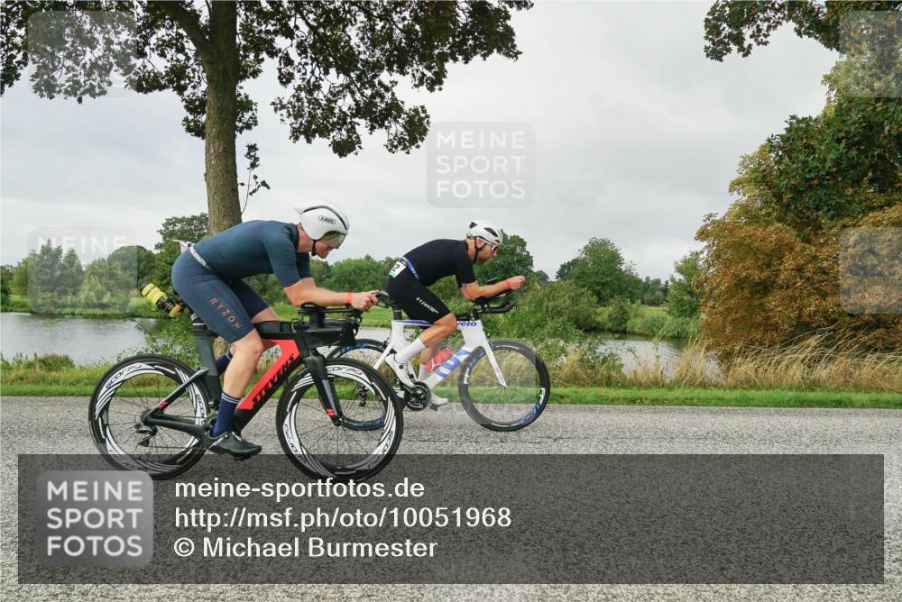 30.08.2026 - Elbe Triathlon Hamburg Michael Burmester http://msf.ph/oto/10051968 30.08.2026 10:03:02 Radfahren 460, 582, 921, 942, 978, 1894 meine-sportfotos.de