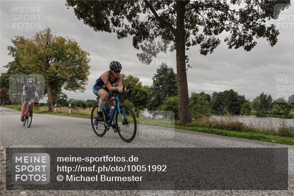 30.08.2026 - Elbe Triathlon Hamburg Michael Burmester http://msf.ph/oto/10051992 30.08.2026 10:27:01 Radfahren 811, 842 meine-sportfotos.de