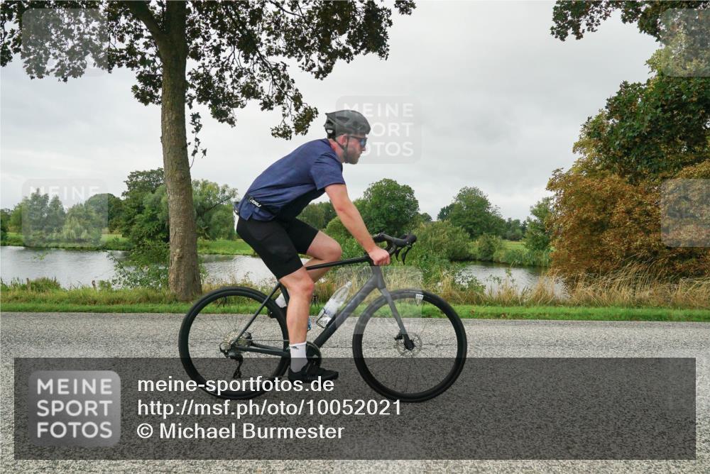 30.08.2026 - Elbe Triathlon Hamburg Michael Burmester http://msf.ph/oto/10052021 30.08.2026 10:03:56 Radfahren 521, 589, 805, 953 meine-sportfotos.de