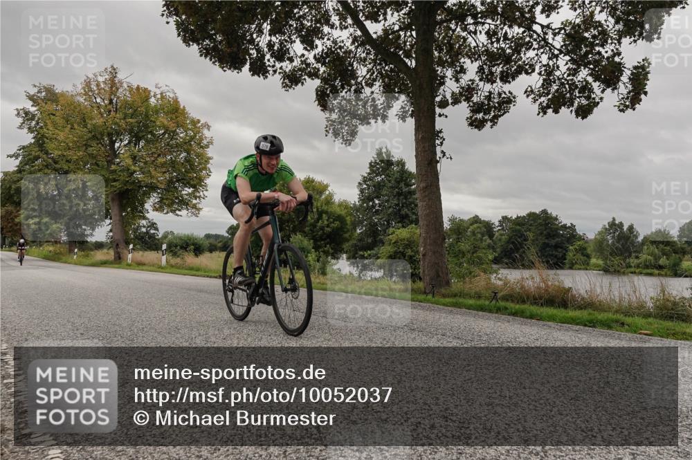 30.08.2026 - Elbe Triathlon Hamburg Michael Burmester http://msf.ph/oto/10052037 30.08.2026 10:27:57 Radfahren 855, 920, 950, 969, 1045 meine-sportfotos.de