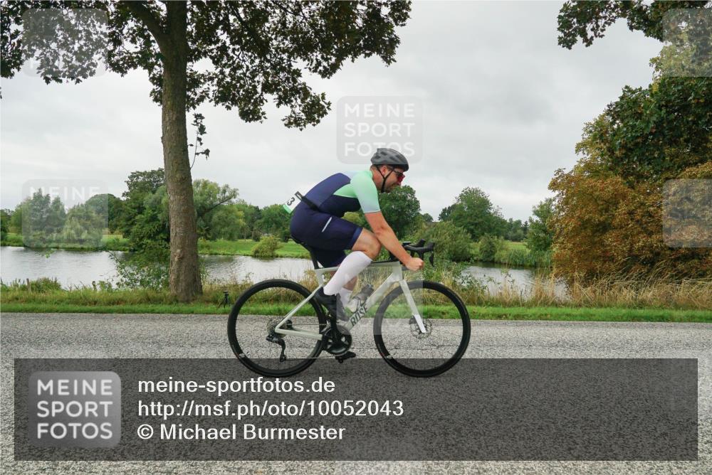 30.08.2026 - Elbe Triathlon Hamburg Michael Burmester http://msf.ph/oto/10052043 30.08.2026 10:04:29 Radfahren 553, 623 meine-sportfotos.de