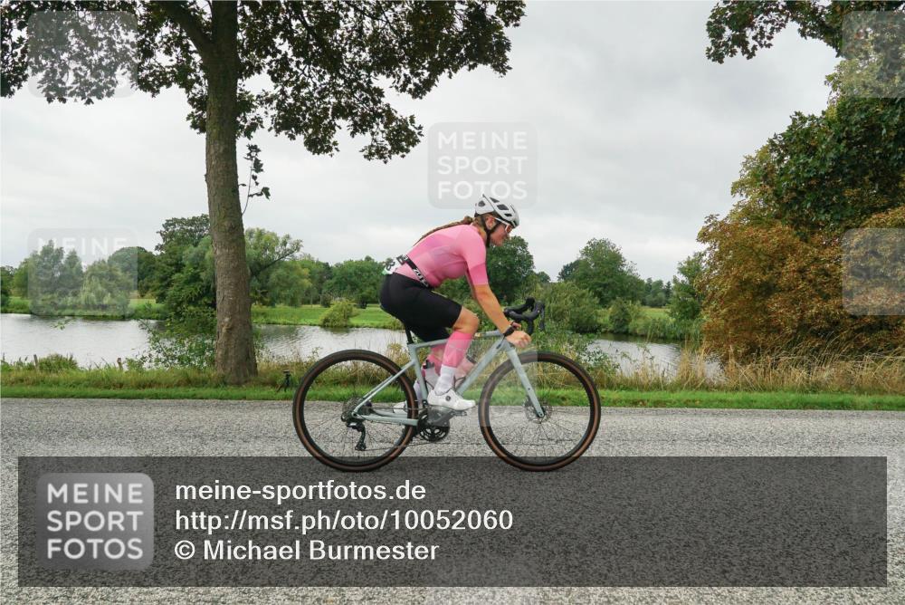 30.08.2026 - Elbe Triathlon Hamburg Michael Burmester http://msf.ph/oto/10052060 30.08.2026 10:05:04 Radfahren 821, 868, 925 meine-sportfotos.de