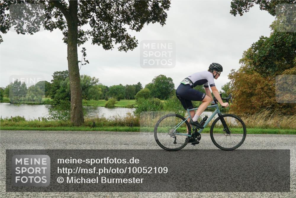 30.08.2026 - Elbe Triathlon Hamburg Michael Burmester http://msf.ph/oto/10052109 30.08.2026 10:06:15 Radfahren 483, 584, 787, 816, 877 meine-sportfotos.de