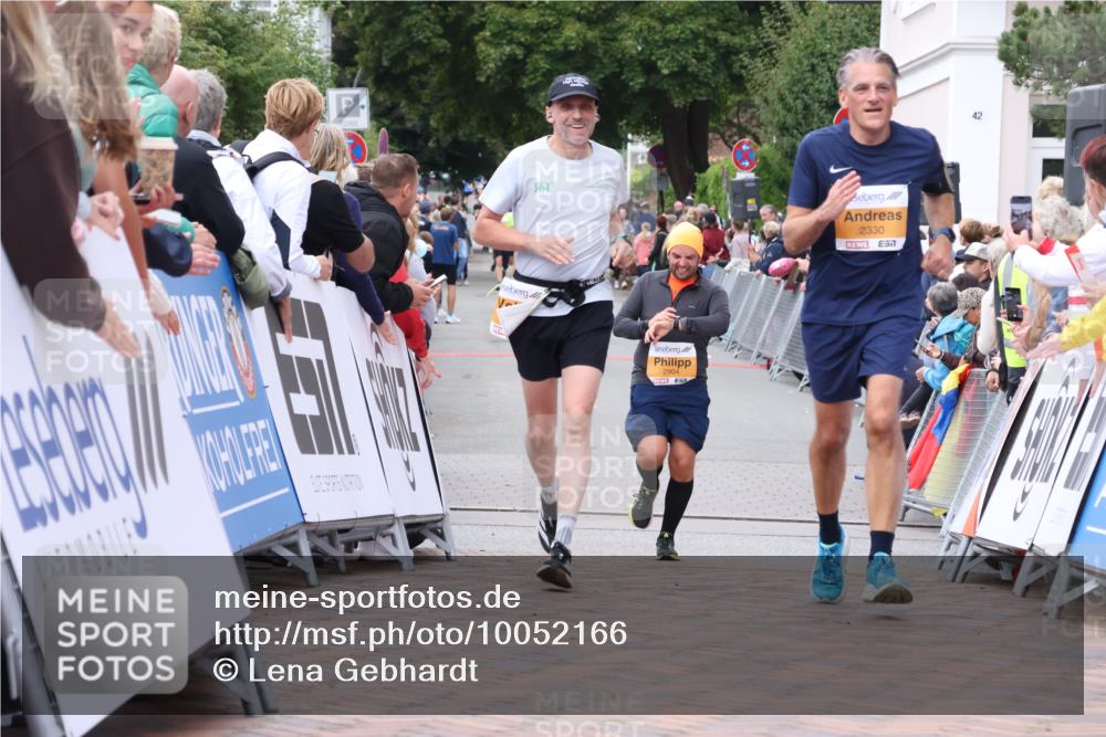 30.08.2026 - Blankeneser Heldenlauf Lena Gebhardt http://msf.ph/oto/10052166 30.08.2026 12:01:56 Ziel 2065, 2210, 2330, 2646, 2698, 2904 meine-sportfotos.de