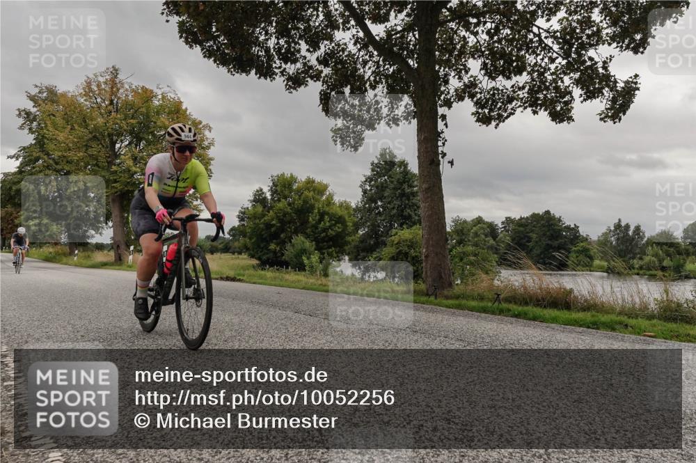 30.08.2026 - Elbe Triathlon Hamburg Michael Burmester http://msf.ph/oto/10052256 30.08.2026 10:31:07 Radfahren 646, 648, 833, 880, 944, 1099 meine-sportfotos.de