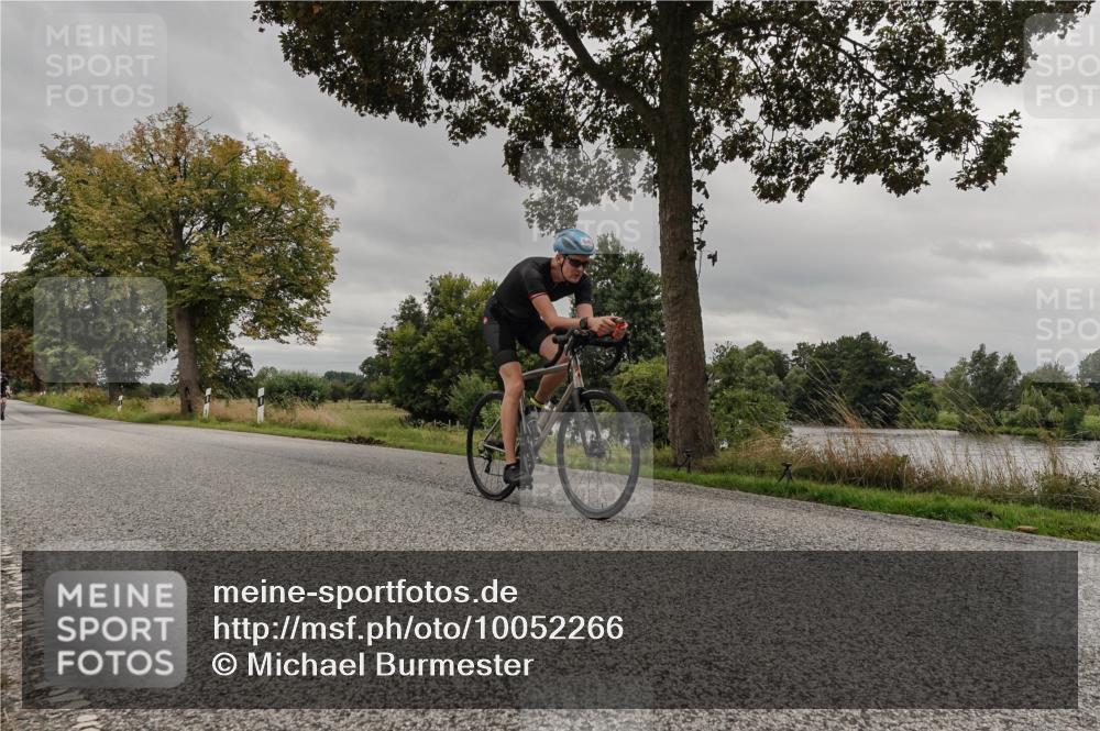 30.08.2026 - Elbe Triathlon Hamburg Michael Burmester http://msf.ph/oto/10052266 30.08.2026 10:31:11 Radfahren 646, 833, 880, 1099 meine-sportfotos.de