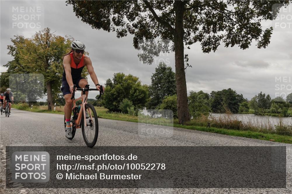 30.08.2026 - Elbe Triathlon Hamburg Michael Burmester http://msf.ph/oto/10052278 30.08.2026 10:31:30 Radfahren 997, 1000, 1040, 1076, 1114 meine-sportfotos.de