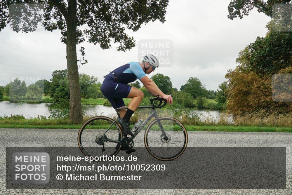 30.08.2026 - Elbe Triathlon Hamburg Michael Burmester http://msf.ph/oto/10052309 30.08.2026 10:08:55 Radfahren 435, 560, 606, 680, 842, 876 meine-sportfotos.de