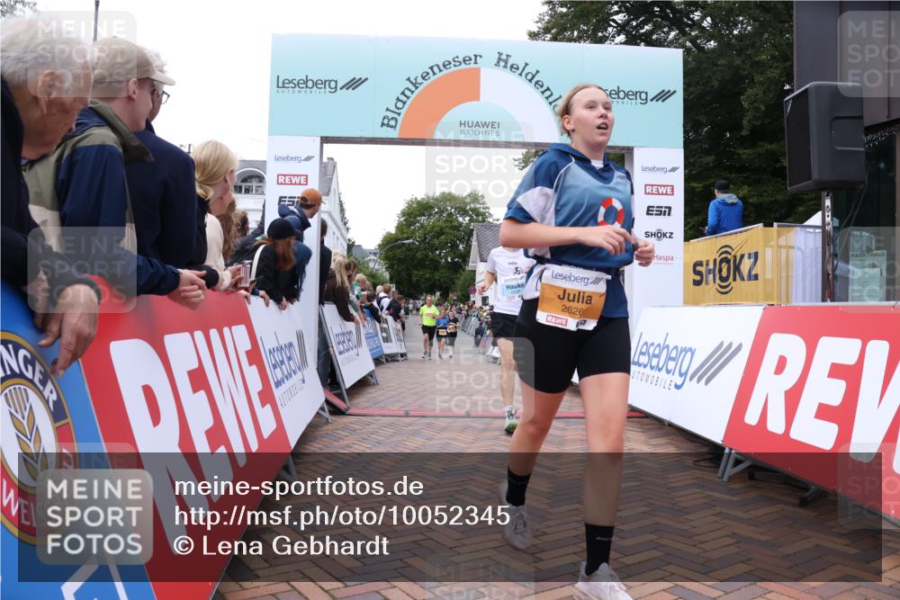 30.08.2026 - Blankeneser Heldenlauf Lena Gebhardt http://msf.ph/oto/10052345 30.08.2026 12:02:13 Ziel 2490, 2626, 4428 meine-sportfotos.de