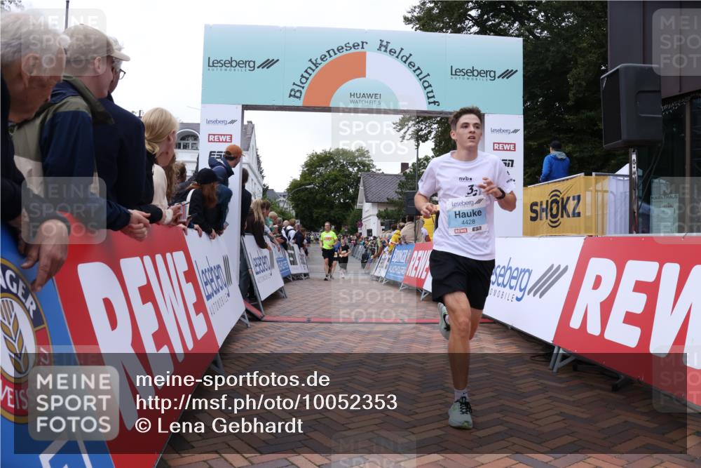30.08.2026 - Blankeneser Heldenlauf Lena Gebhardt http://msf.ph/oto/10052353 30.08.2026 12:02:14 Ziel 2067, 2490, 2626, 4428 meine-sportfotos.de
