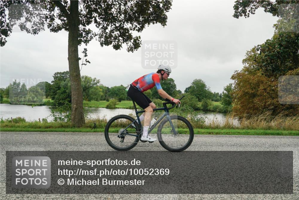 30.08.2026 - Elbe Triathlon Hamburg Michael Burmester http://msf.ph/oto/10052369 30.08.2026 10:09:55 Radfahren 529, 570, 690, 858, 937, 967, 967 meine-sportfotos.de