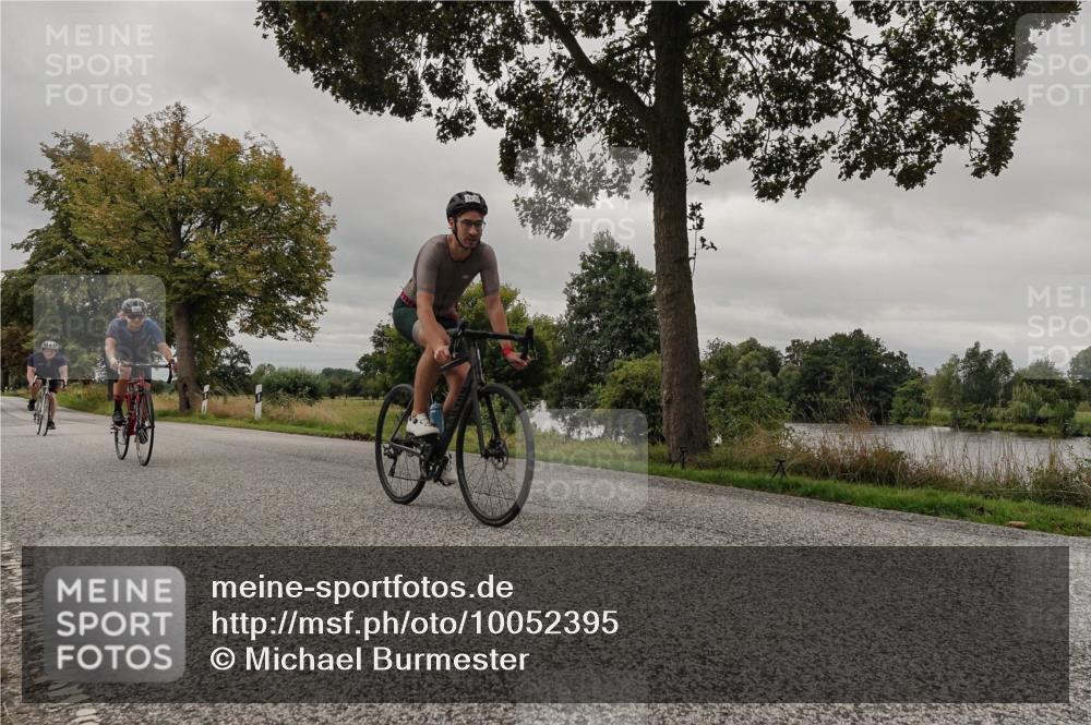 30.08.2026 - Elbe Triathlon Hamburg Michael Burmester http://msf.ph/oto/10052395 30.08.2026 10:32:55 Radfahren 863, 943, 953, 991, 1070, 1120 meine-sportfotos.de