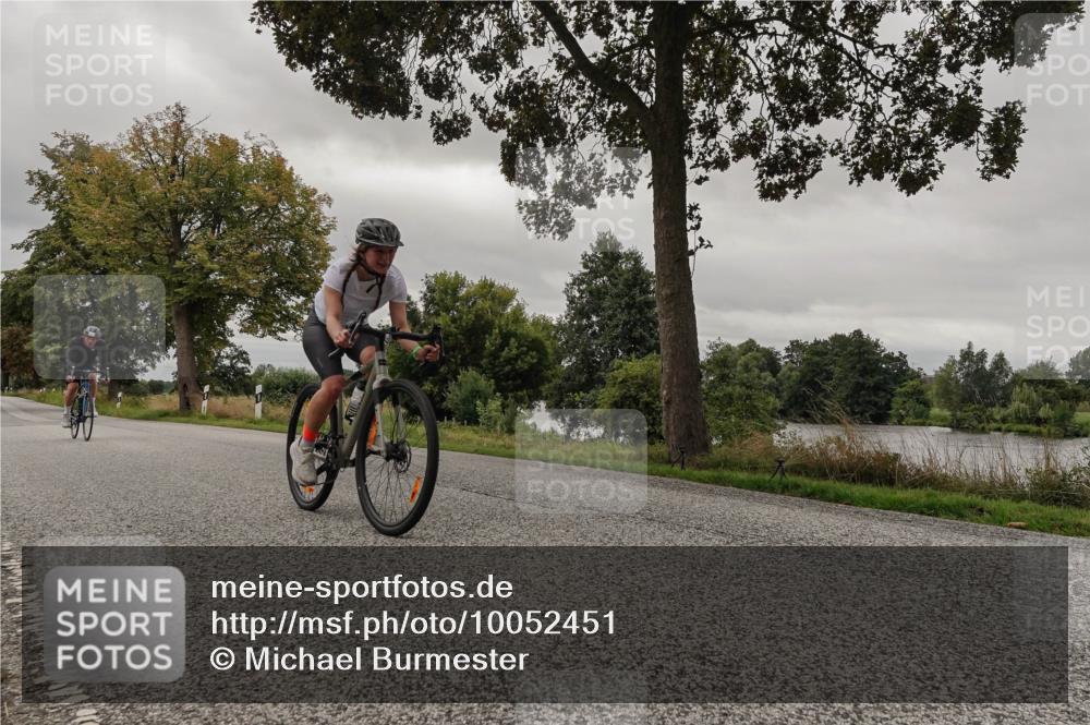 30.08.2026 - Elbe Triathlon Hamburg Michael Burmester http://msf.ph/oto/10052451 30.08.2026 10:33:36 Radfahren 912, 1017 meine-sportfotos.de