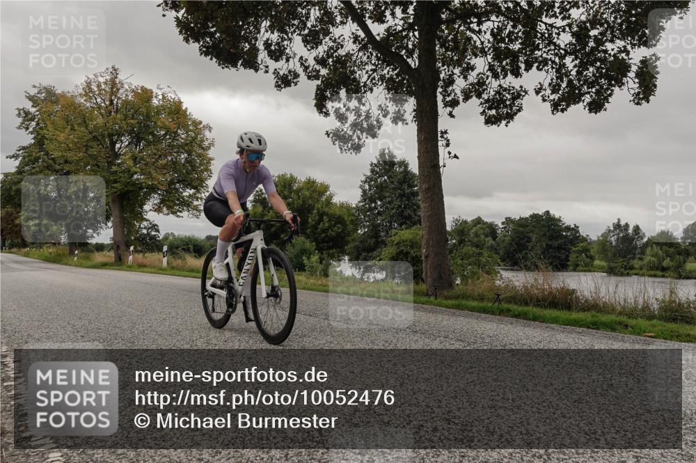 30.08.2026 - Elbe Triathlon Hamburg Michael Burmester http://msf.ph/oto/10052476 30.08.2026 10:33:57 Radfahren 940 meine-sportfotos.de