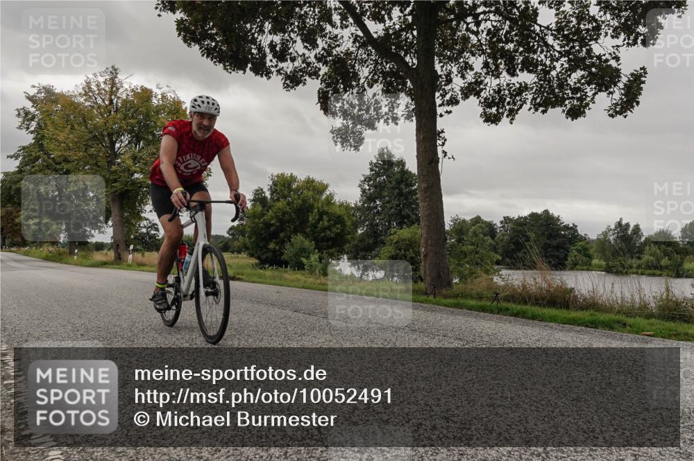 30.08.2026 - Elbe Triathlon Hamburg Michael Burmester http://msf.ph/oto/10052491 30.08.2026 10:34:21 Radfahren 737, 810 meine-sportfotos.de
